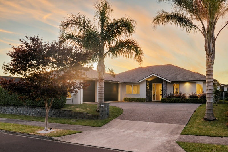 13 Michael Terrence Place, Flagstaff, Hamilton - Carousel 2