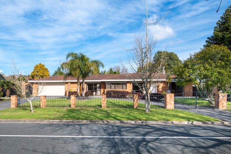 2 Vintners Close, Huapai, Kumeu - Carousel 1