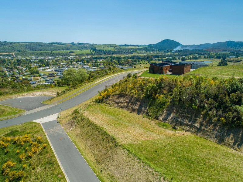 1 Sparrowhawk Way, Kinloch, Taupo - Carousel 2