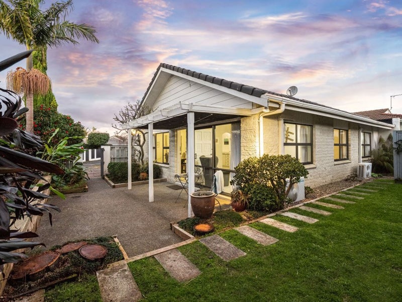 1/0 Selwyn Street, Onehunga, Auckland - Carousel 1