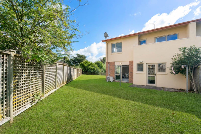 33 Marinich Drive South, Ranui, Auckland - Carousel 2