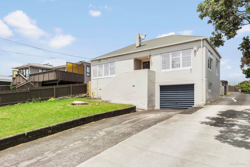97 Awaroa Road, Sunnyvale, Auckland - Carousel 1