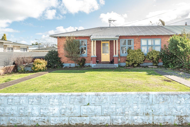 17 Kitchener Street, Whanganui East, Whanganui - Carousel 2