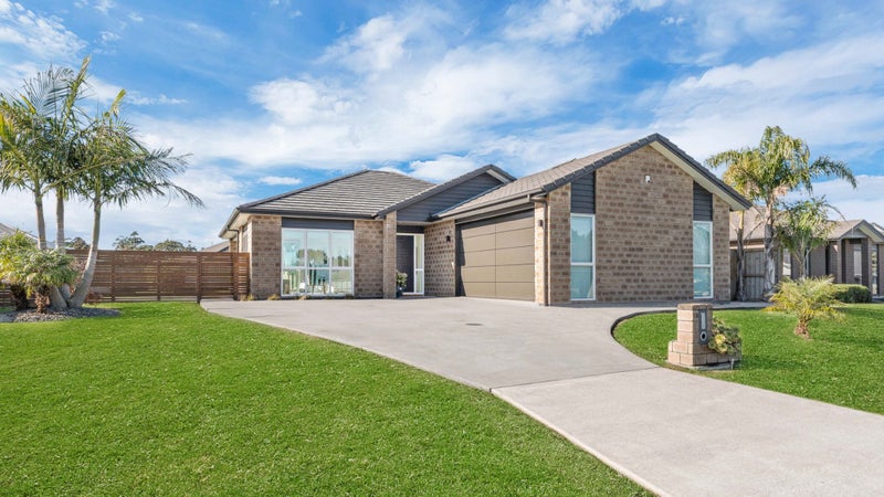 18 Kauri Drive, Waiuku, Waiuku - Carousel 1