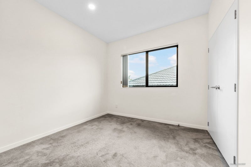 111 Tiriwa Drive, Massey, Auckland - Carousel 2