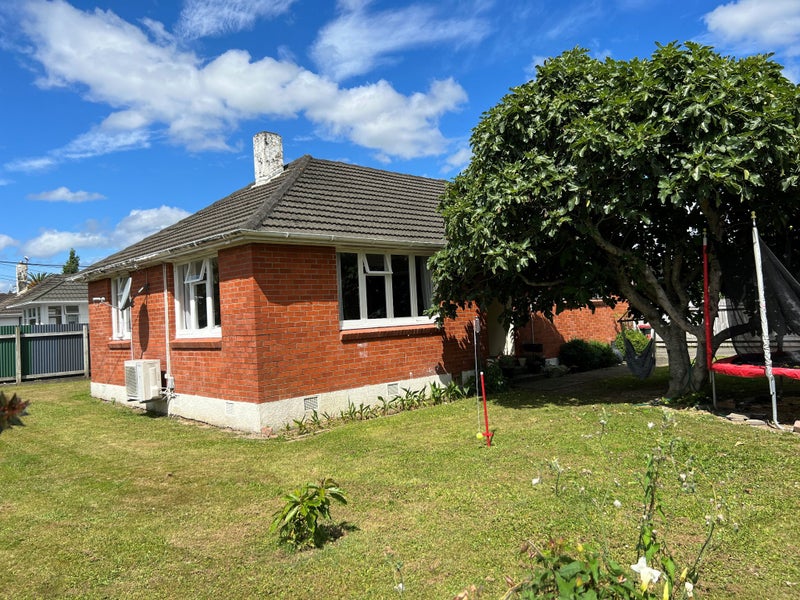 1 McHardie Street, Trentham, Upper Hutt - Carousel 1