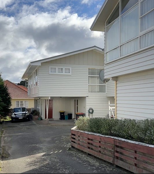6 Cherry Grove, Strathmore Park, Wellington - Carousel 1