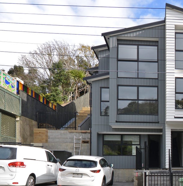 19 Albemarle Road, Northland, Wellington - Carousel 2