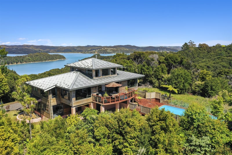 136 Te Wahapu, RUSSELL, Russell - Carousel 1