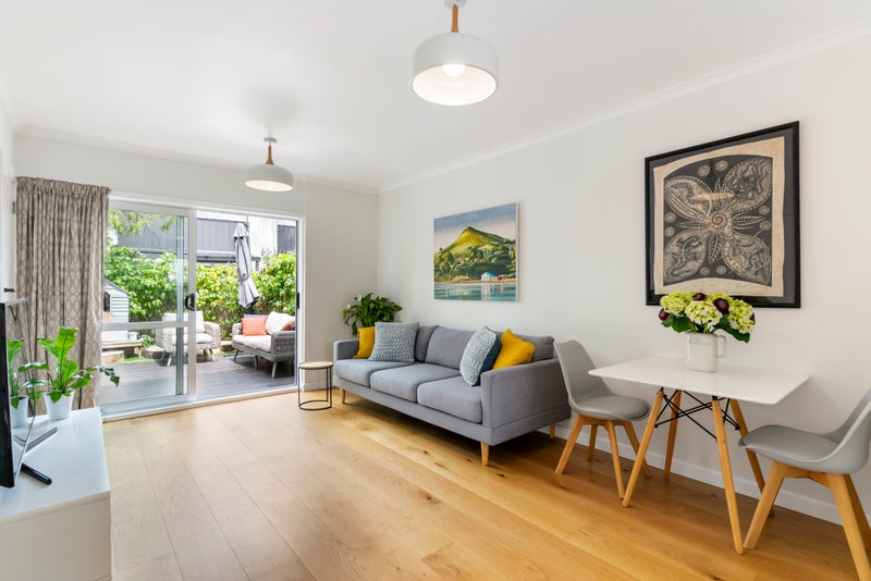 13/10 George Street, Mount Eden, Auckland - Carousel 1