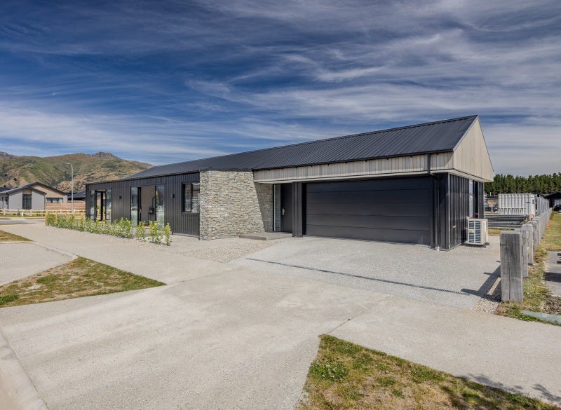 2 Pinn Street, LAKE HAWEA - Carousel 1