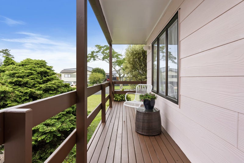 8 Coubray Place, Botany Downs, Auckland - Carousel 2