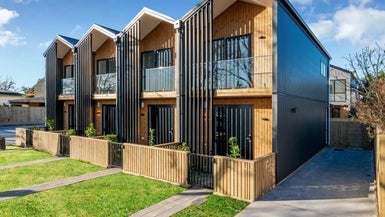 1/108 Beach Road, Te Atatu Peninsula, Auckland - Carousel 1