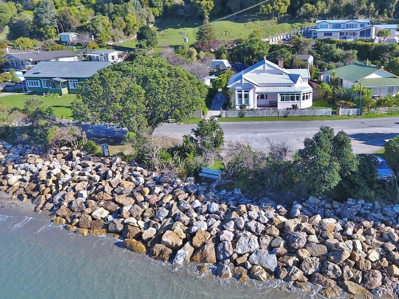 54 Beach Road, Collingwood - Carousel 18