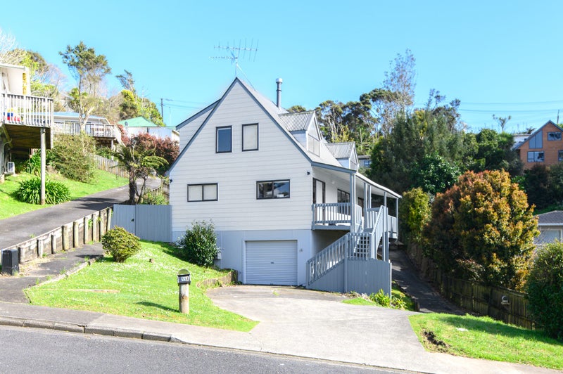 11A Noeleen Street, Glenfield, Auckland - Carousel 1