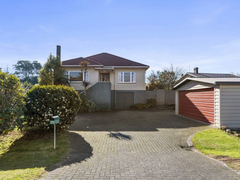 71 Devon Street, Glenholme, Rotorua - Carousel 1