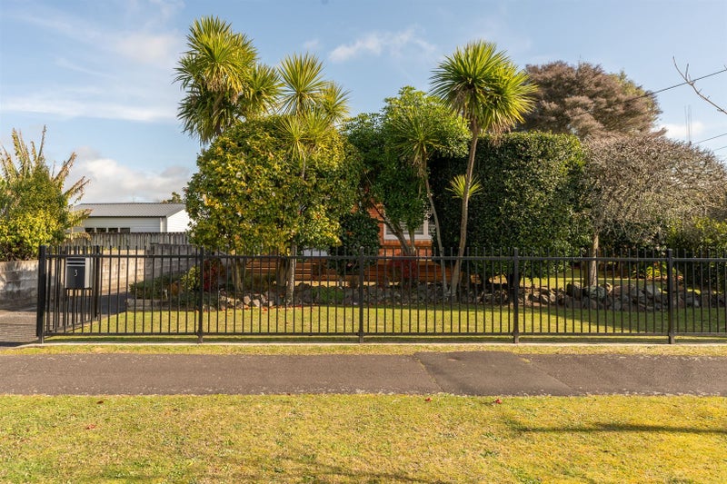 3 Augusta Street, Fairfield, Hamilton - Carousel 23