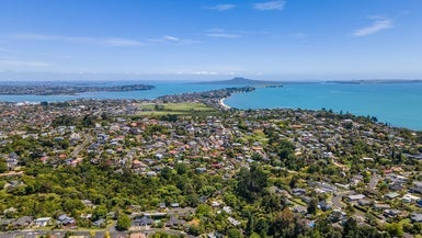 12 Richard Avenue, Bucklands Beach, Auckland - Carousel 1