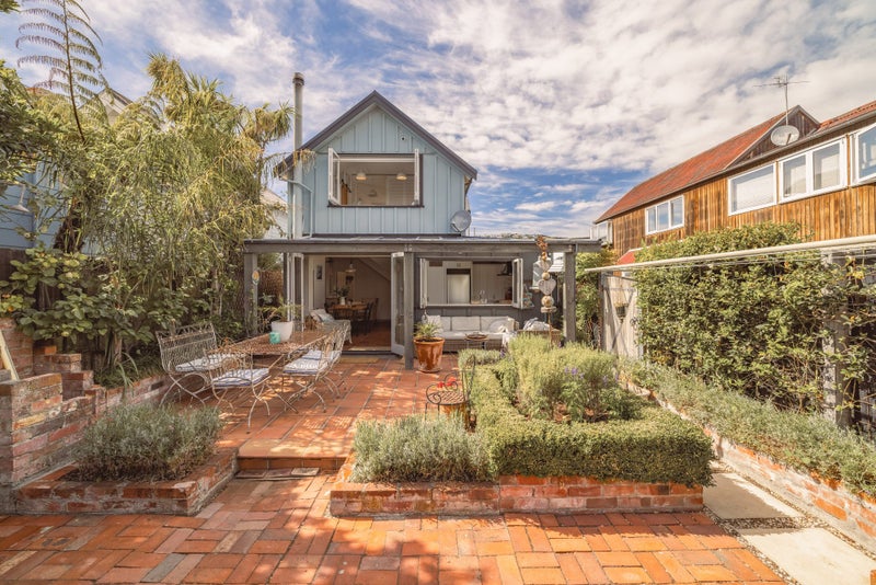 4 Stoke Street, Sumner, Christchurch - Carousel 2