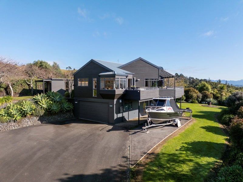 1/2 Elliot Street, Howick, Auckland - Carousel 1