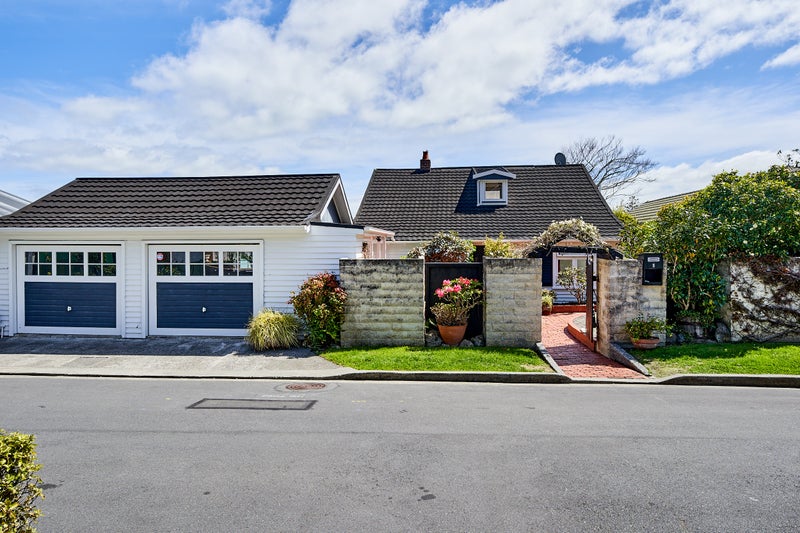 5 Tui Road, Days Bay, Lower Hutt - Carousel 1