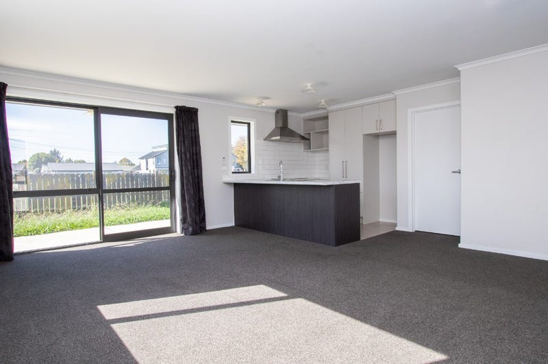 2/354 Peachgrove Road, Fairfield, Hamilton - Carousel 2