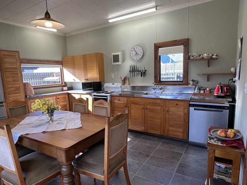 46 Middle Road, Allenton, Ashburton - Carousel 23