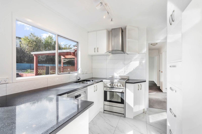 68 Oreil Avenue, West Harbour, Auckland - Carousel 2