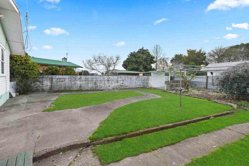 12 Rosalind Street, Deanwell, Hamilton - Carousel 16