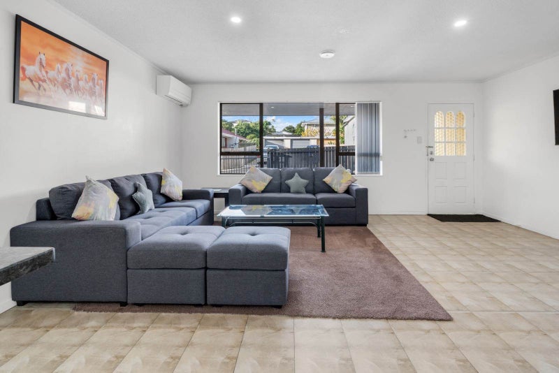 3/45 HALVER Road, Manurewa, Auckland  - Carousel 2