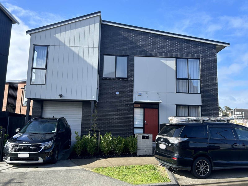 5 Tiakina Road, Northcote, Auckland - Carousel 14