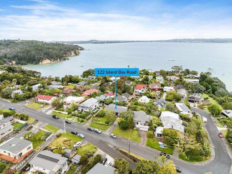 122 Island Bay Road, Beach Haven, Auckland - Carousel 1