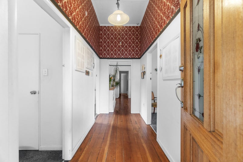 92 Wellington Street, Hamilton East, Hamilton - Carousel 2