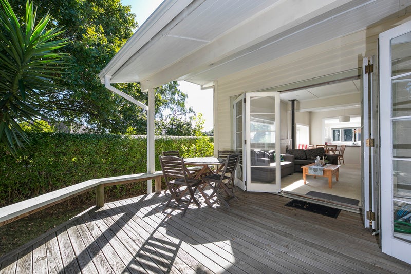 15 Rangipawa Road, One Tree Hill, Auckland - Carousel 2