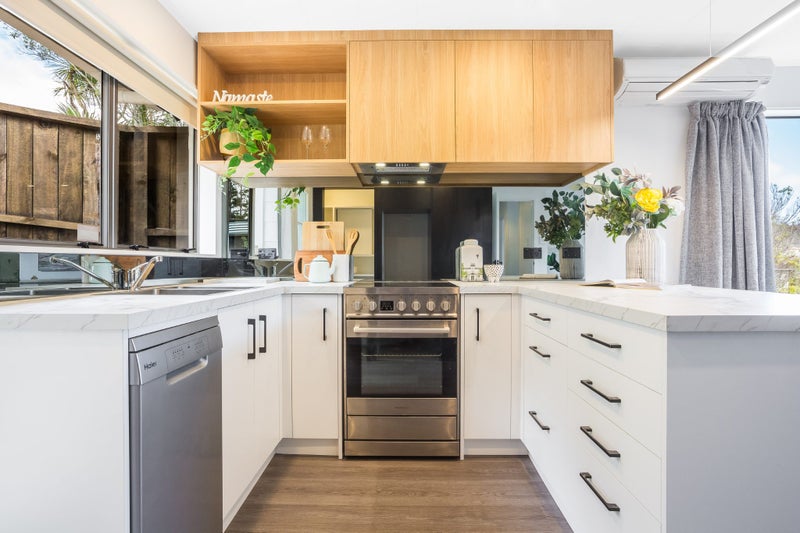 18A Apple Terrace, Ranui, Porirua - Carousel 1