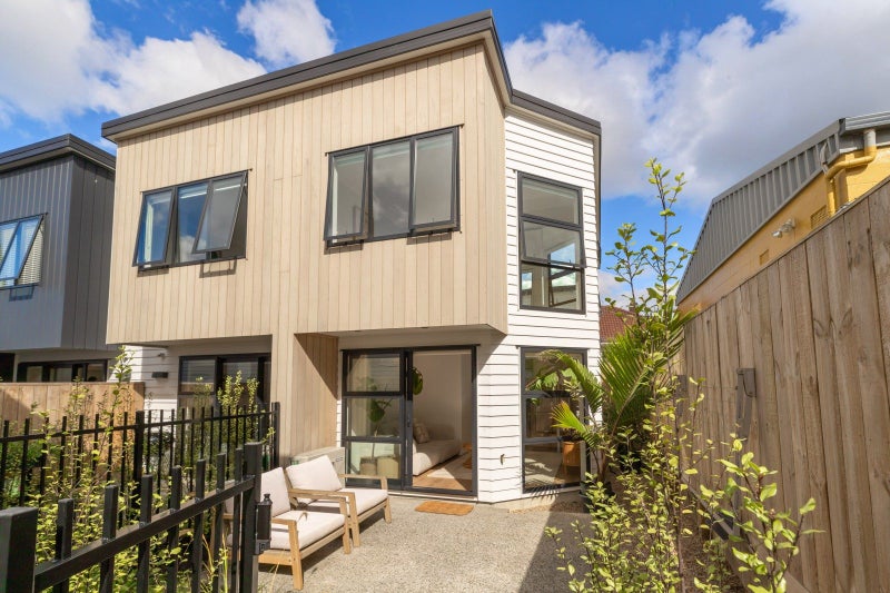 1092B Great North Road, Point Chevalier, Auckland - Carousel 2