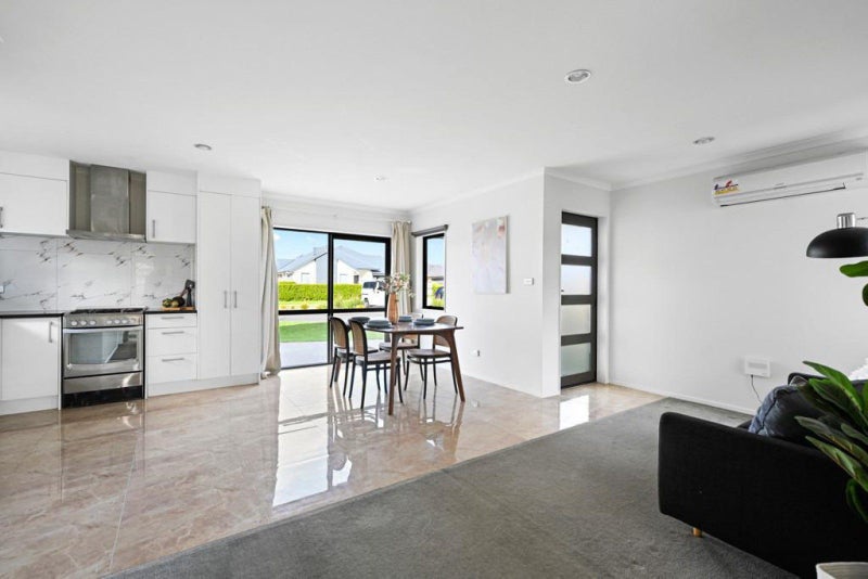 2 Capricorn Place, Rototuna North, Hamilton - Carousel 1