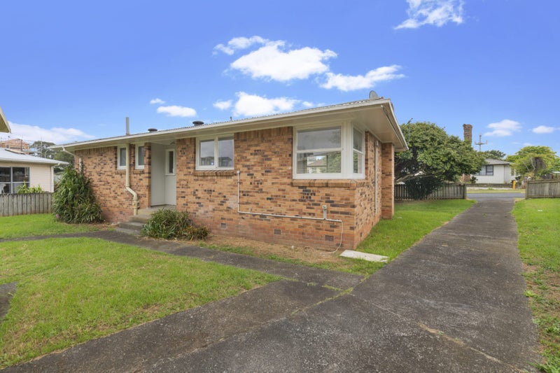 11 Paine Place, Mangere, Auckland - Carousel 2