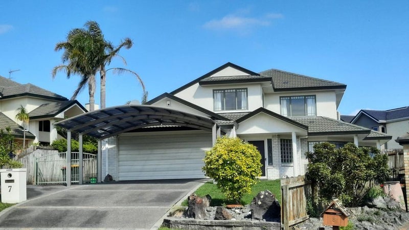 7 Napa Court, Shamrock Park, Auckland - Carousel 1