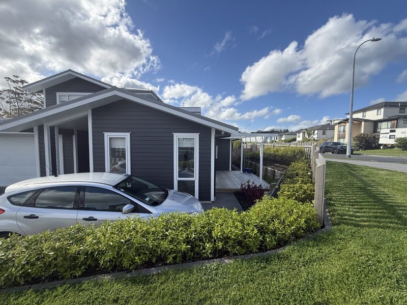 37 Maraeariki Avenue, Orewa, Orewa - Carousel 1