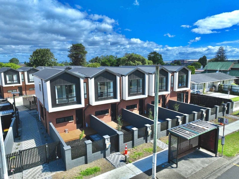 13/1 Tennessee Avenue, Mangere East, Auckland - Carousel 11