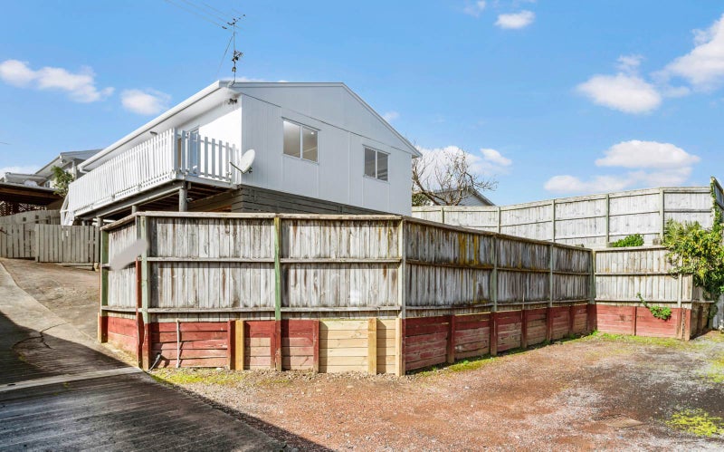 4/13 Holly Street, Avondale, Auckland - Carousel 2