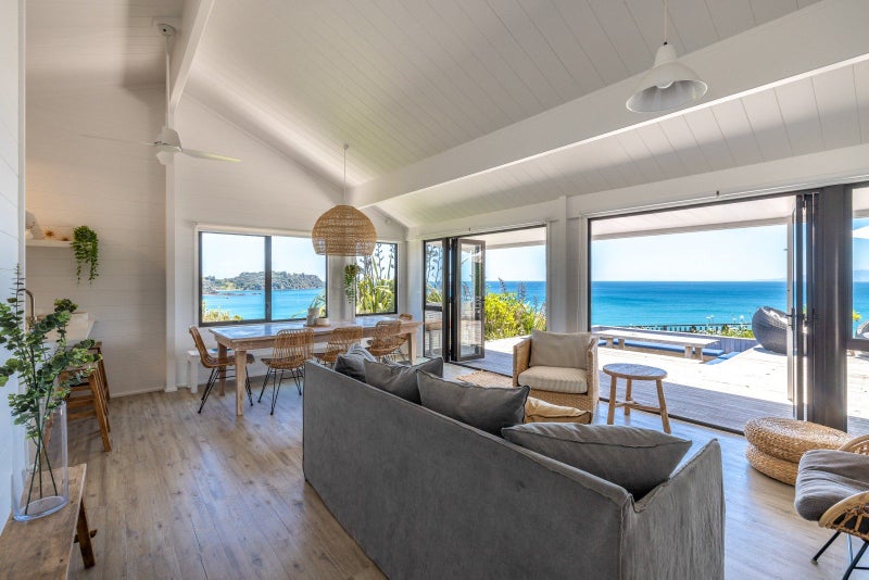 394 Sea View Road, Onetangi, Waiheke Island - Carousel 1