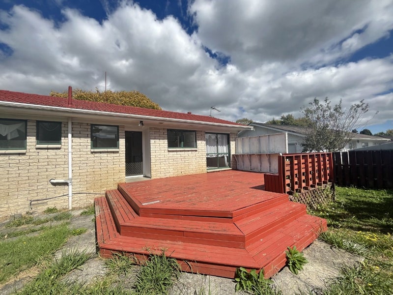12 Fairdale Avenue, Red Hill, Papakura - Carousel 19