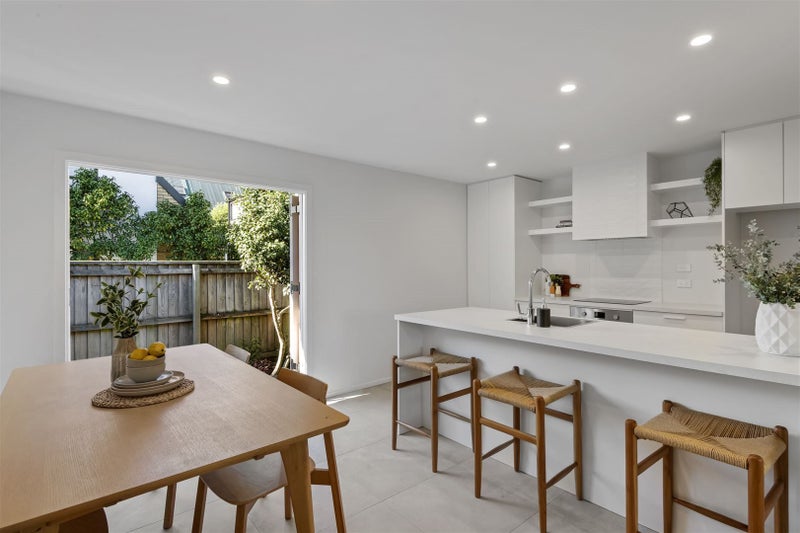 2/43 Rhodes Street, Merivale, Christchurch - Carousel 2