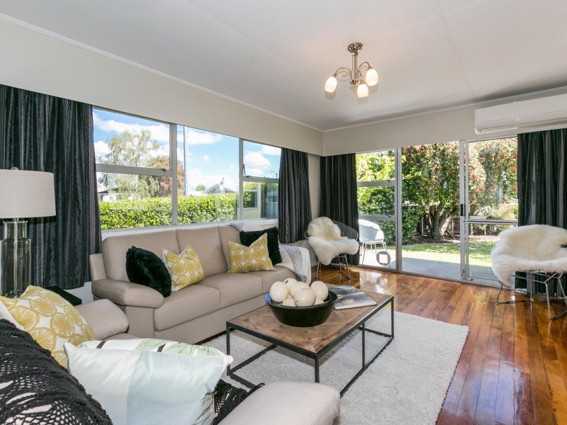 154 Westminster Avenue, Tamatea, Napier - Carousel 1