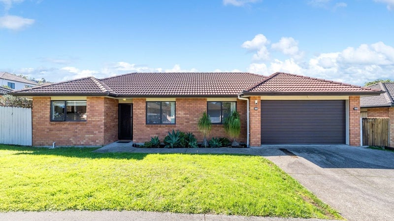 33 South Kensington Way, Henderson, Auckland - Carousel 1