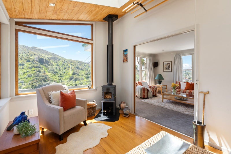 7 Doris Gordon Crescent, Crofton Downs, Wellington - Carousel 2