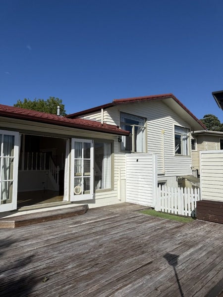 32 Elliot Street, Howick, Auckland - Carousel 1