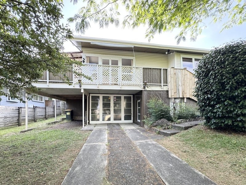 7 Lyford Crescent, Sunnynook, Auckland - Carousel 1